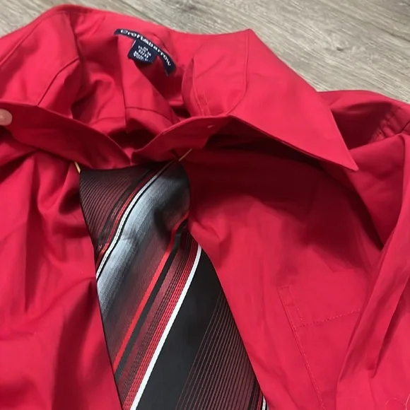 Croft & Barrow Medium 15 1/2 - 16 32/33 red dress shirt and tie - Picture 3 of 4